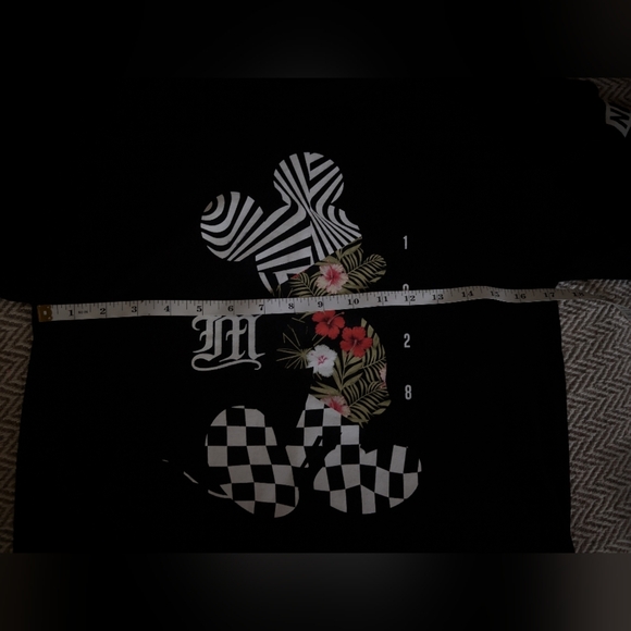 Neff Black Graphic Kids T-Shirt with Floral Design NwoT - Picture 8 of 9